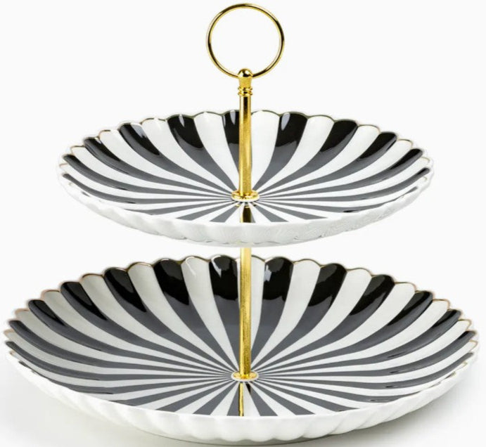 Beetlejuice Scallop Porcelain Server