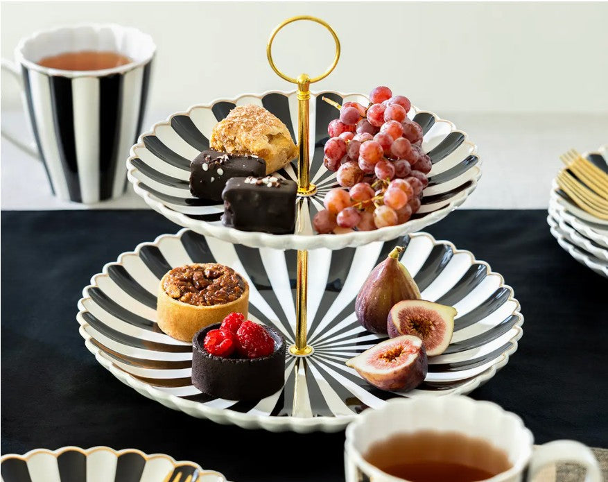 Beetlejuice Scallop Porcelain Server